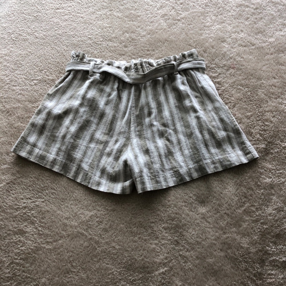 Shorts - Picture 3 of 3